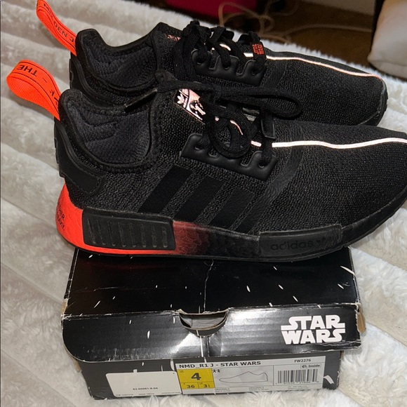 adidas gazelle silver green womens Adidas NMD R1 J 'Star Wars' Big Kids' Shoes Black-White – Sports Plaza NY
